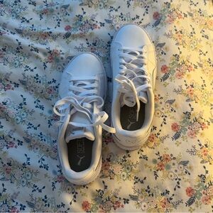 White womens puma shoes